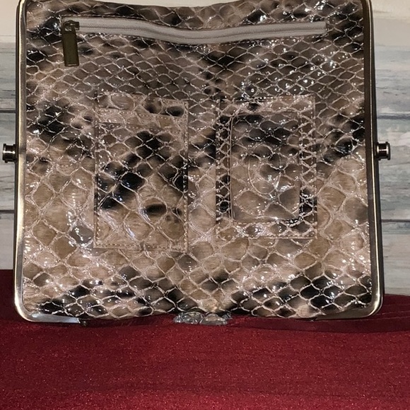 Crocodile Style Wallet - Picture 5 of 13